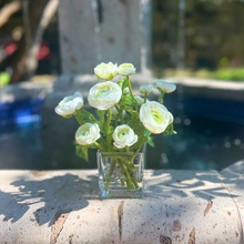 Load image into Gallery viewer, artificial flower arrangement real touch ranunculus arrangement
